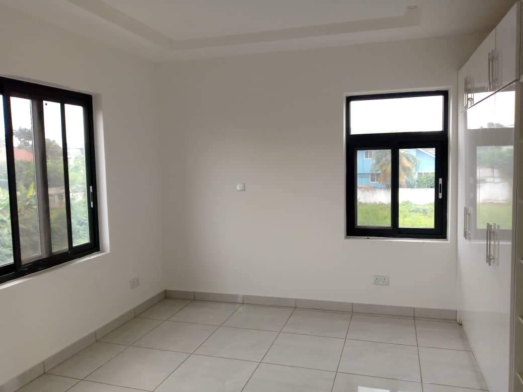 Five (5) Bedroom Unfurnished House for Sale at Airport Residential