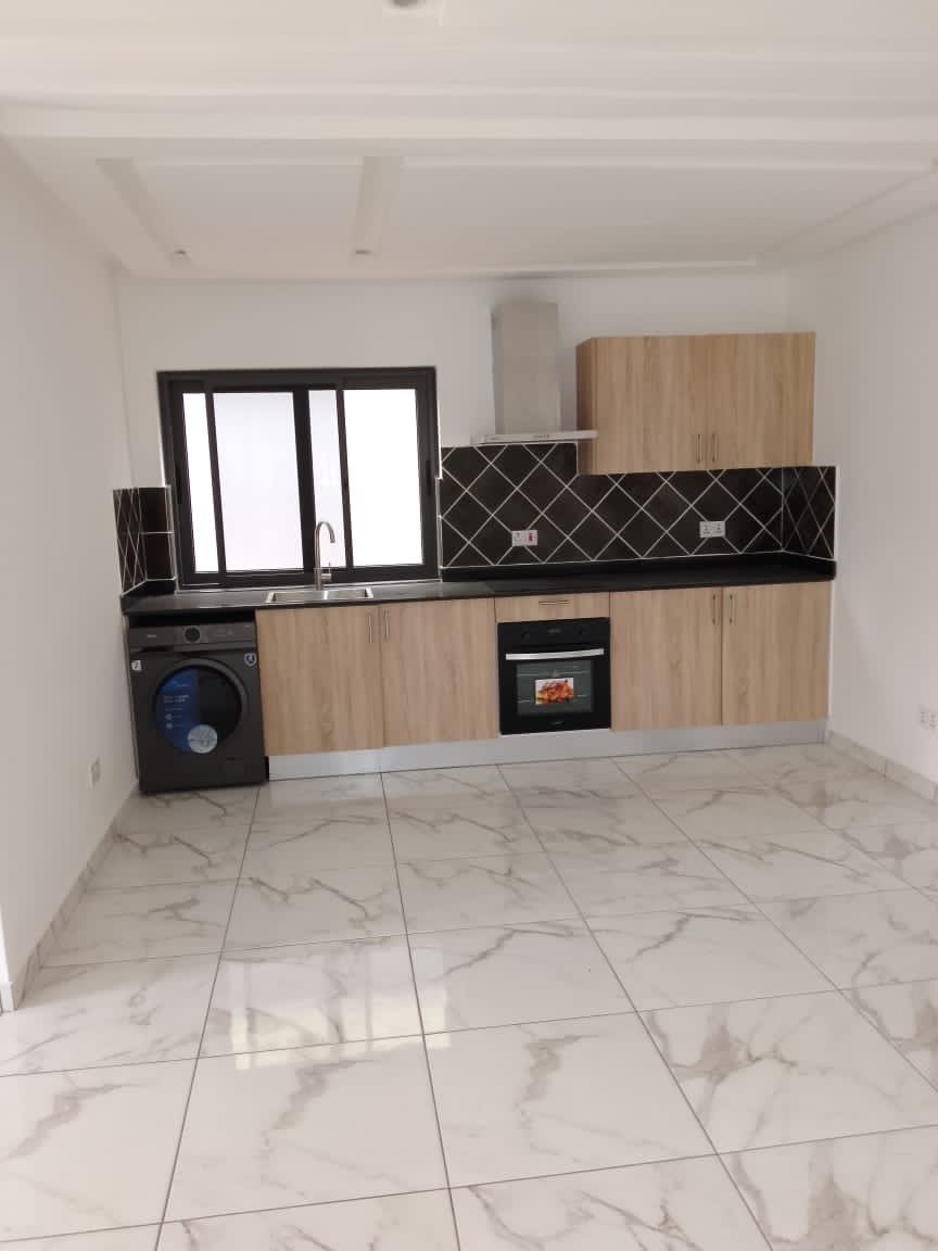 Five (5) Bedrooms House Self Compound for Rent at Dzorwulu