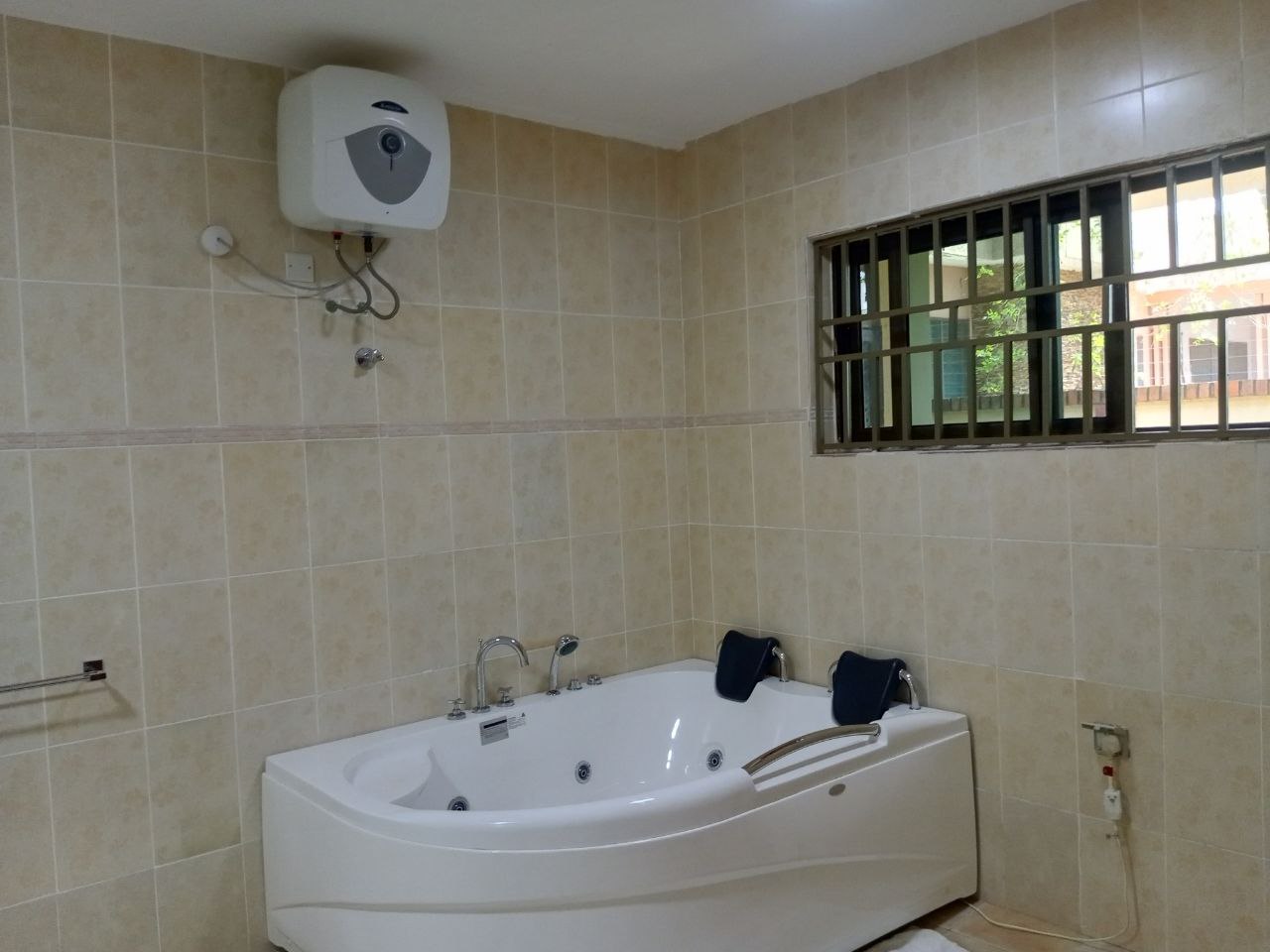 Five (5) Bedroom Fully Furnished House For Rent at North Legon