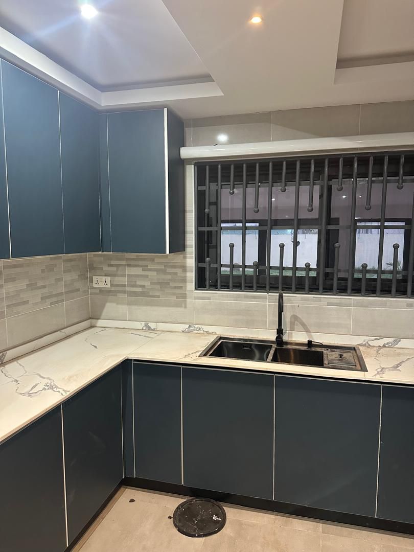 Five (5) Bedroom House For Rent at Achimota Kingsby