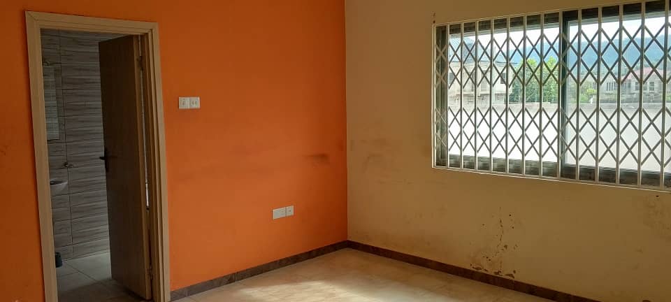 Five (5) Bedroom House For Rent at Amasaman