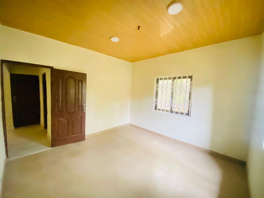 Five (5) Bedroom House For Rent at Ashaley Botwe 