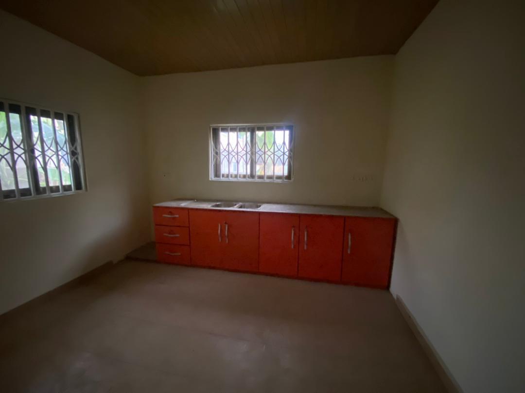 Five (5) Bedroom House For Rent at Ashaley Botwe 