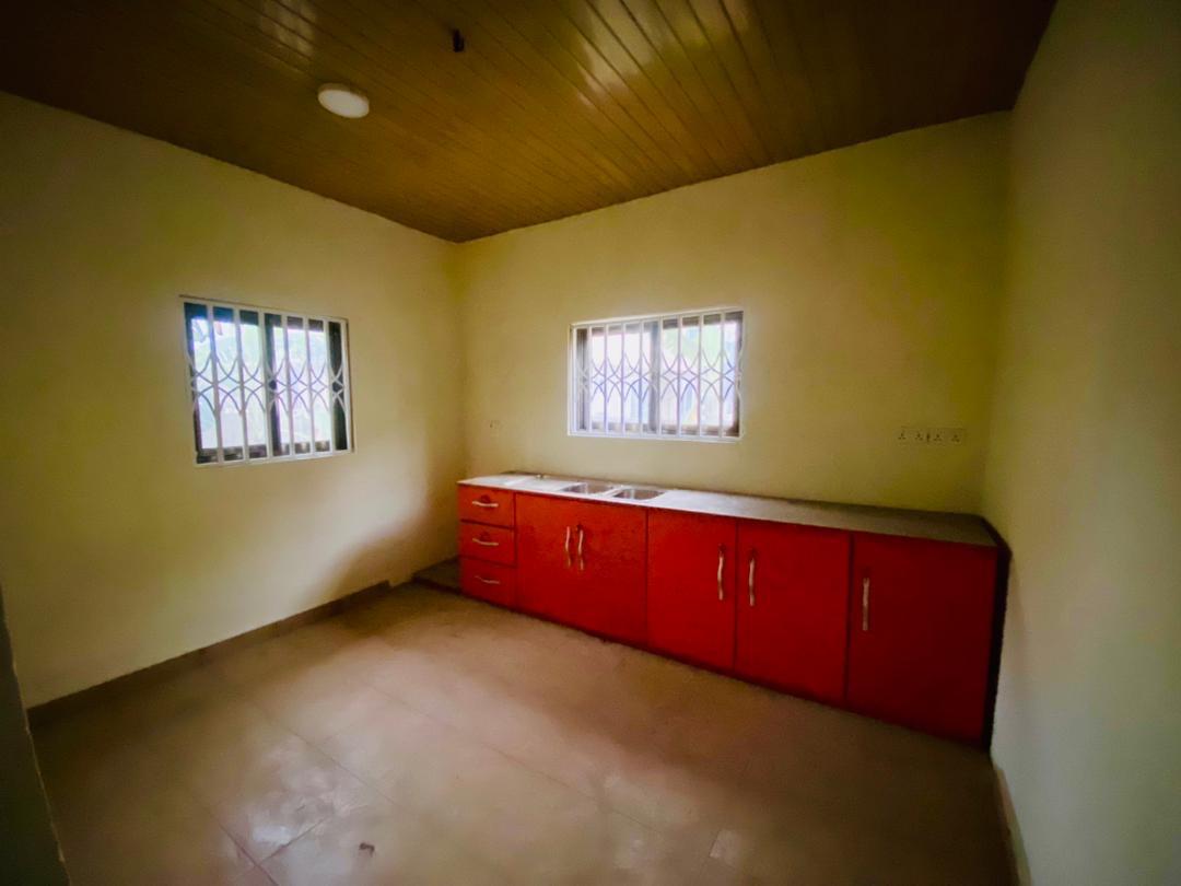 Five (5) Bedroom House For Rent at Ashaley Botwe 