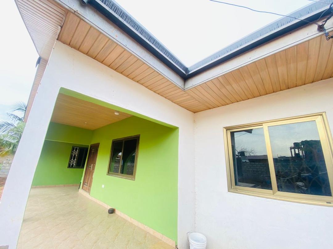 Five (5) Bedroom House For Rent at Ashaley Botwe 