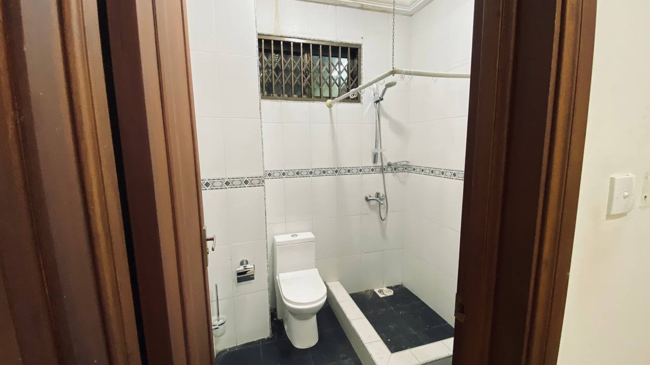 Five (5) Bedroom House For Rent at Cantonments