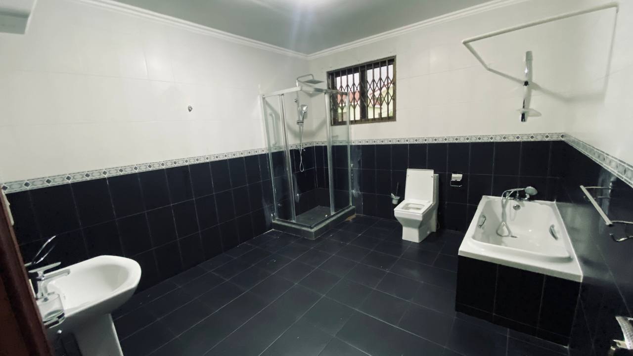 Five (5) Bedroom House For Rent at Cantonments