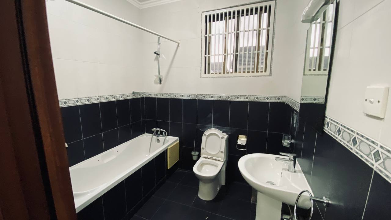 Five (5) Bedroom House For Rent at Cantonments