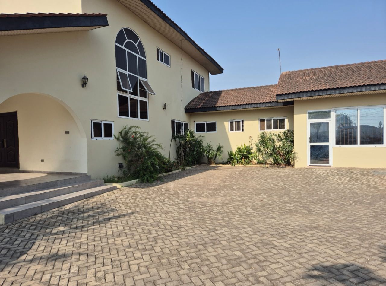Five (5) Bedroom House For Rent at East Legon