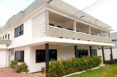 Five (5) Bedroom House For Rent at Labone  