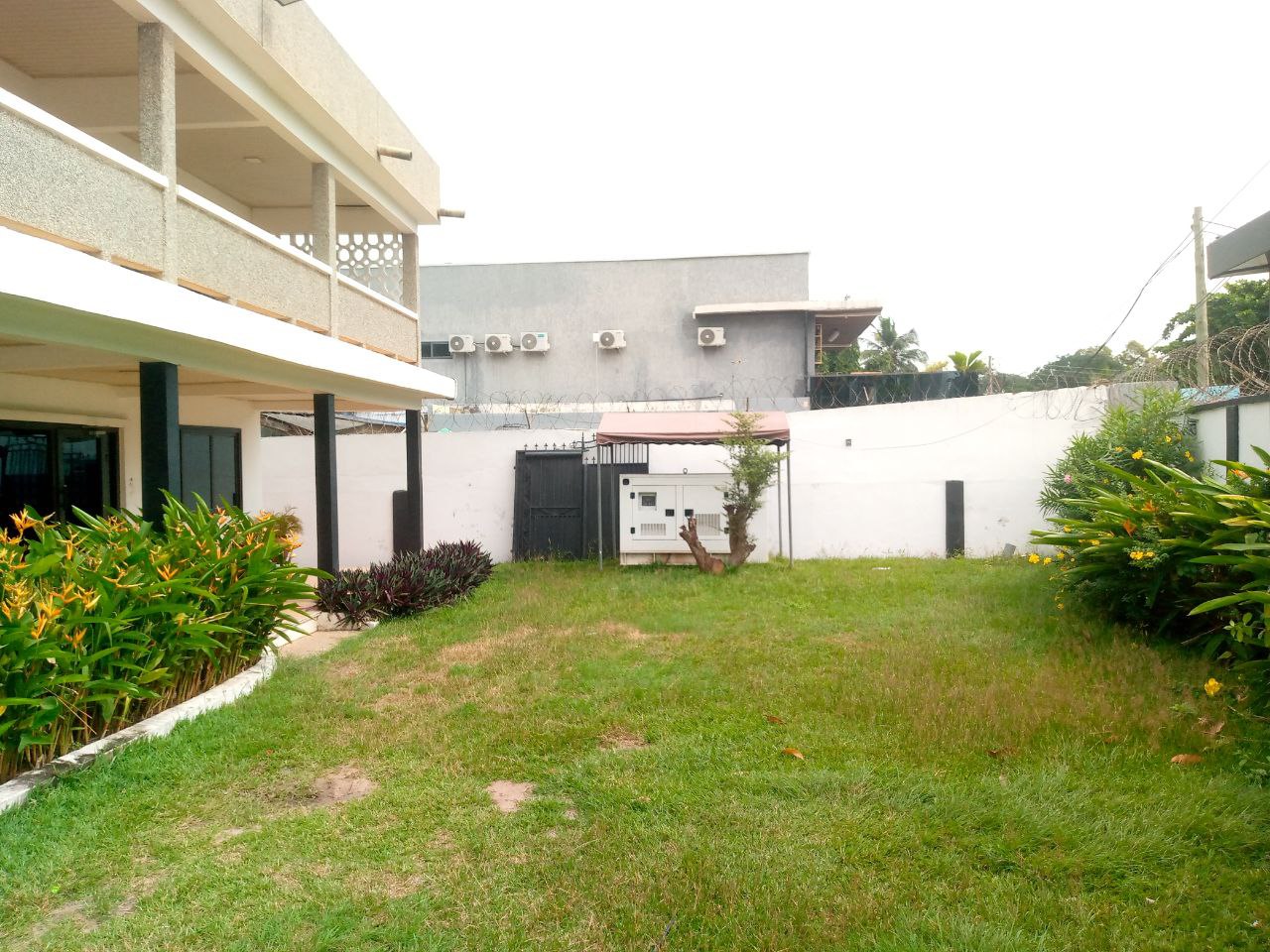 Five (5) Bedroom House For Rent at Labone  