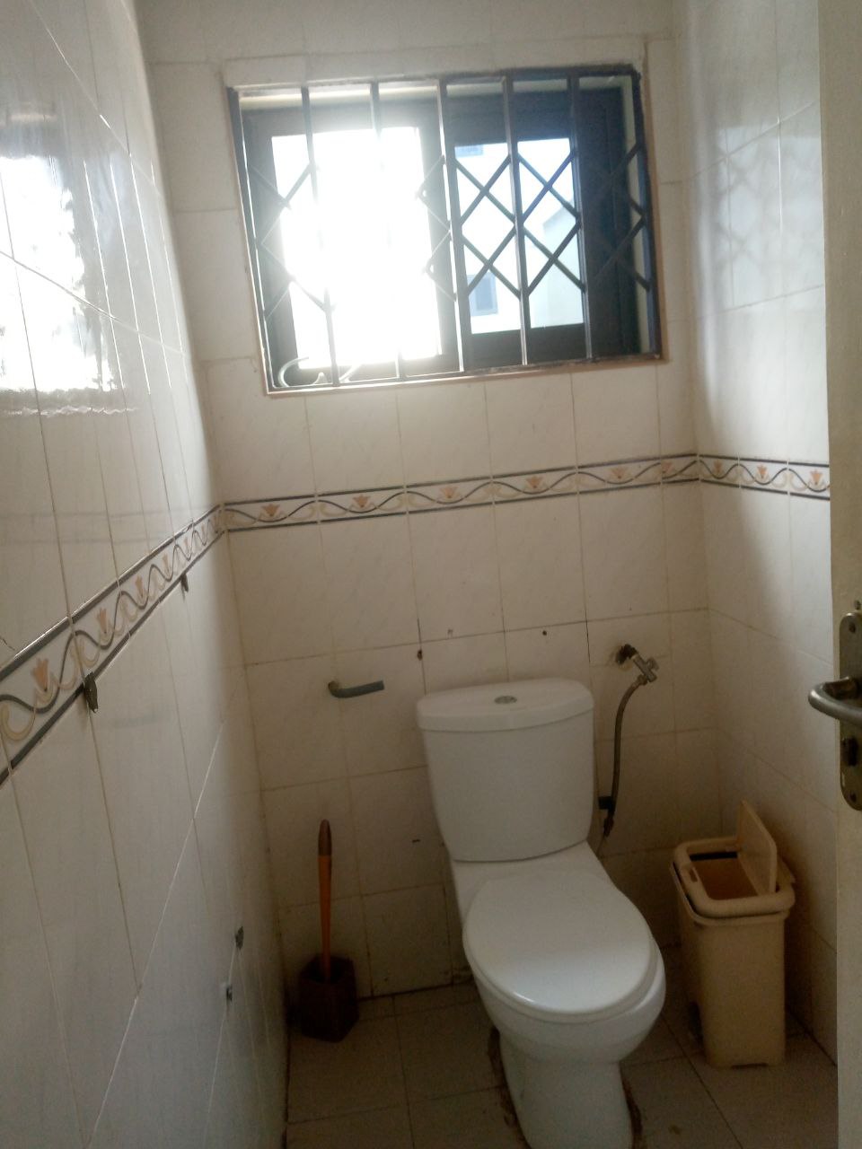 Five (5) Bedroom House For Rent at Labone  