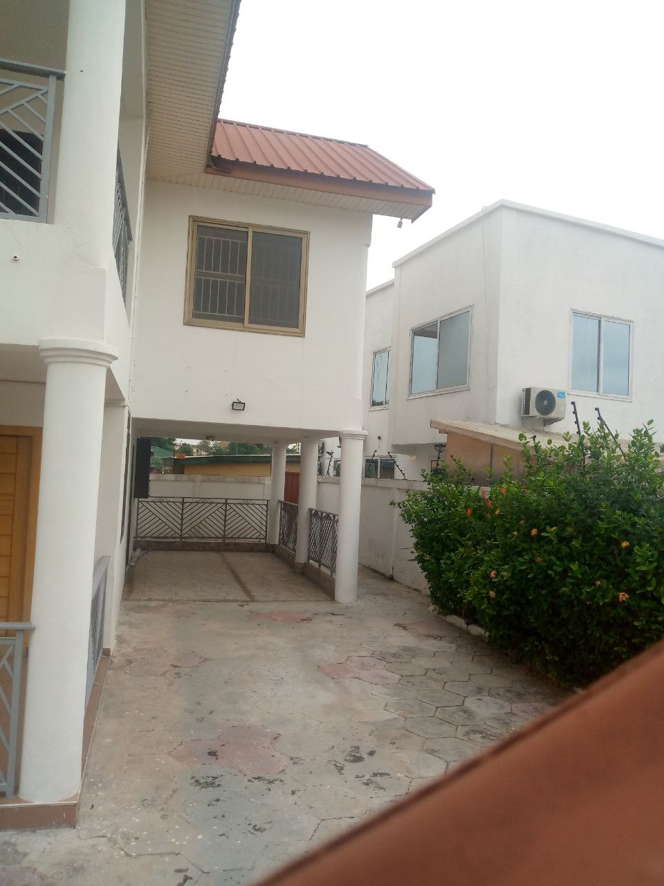 Five (5) Bedroom House for Rent at Labone