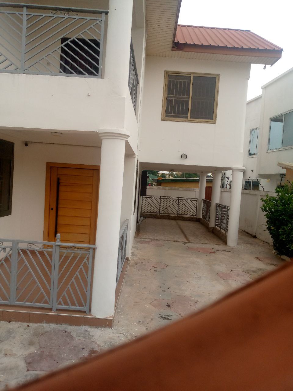 Five (5) Bedroom House for Rent at Labone