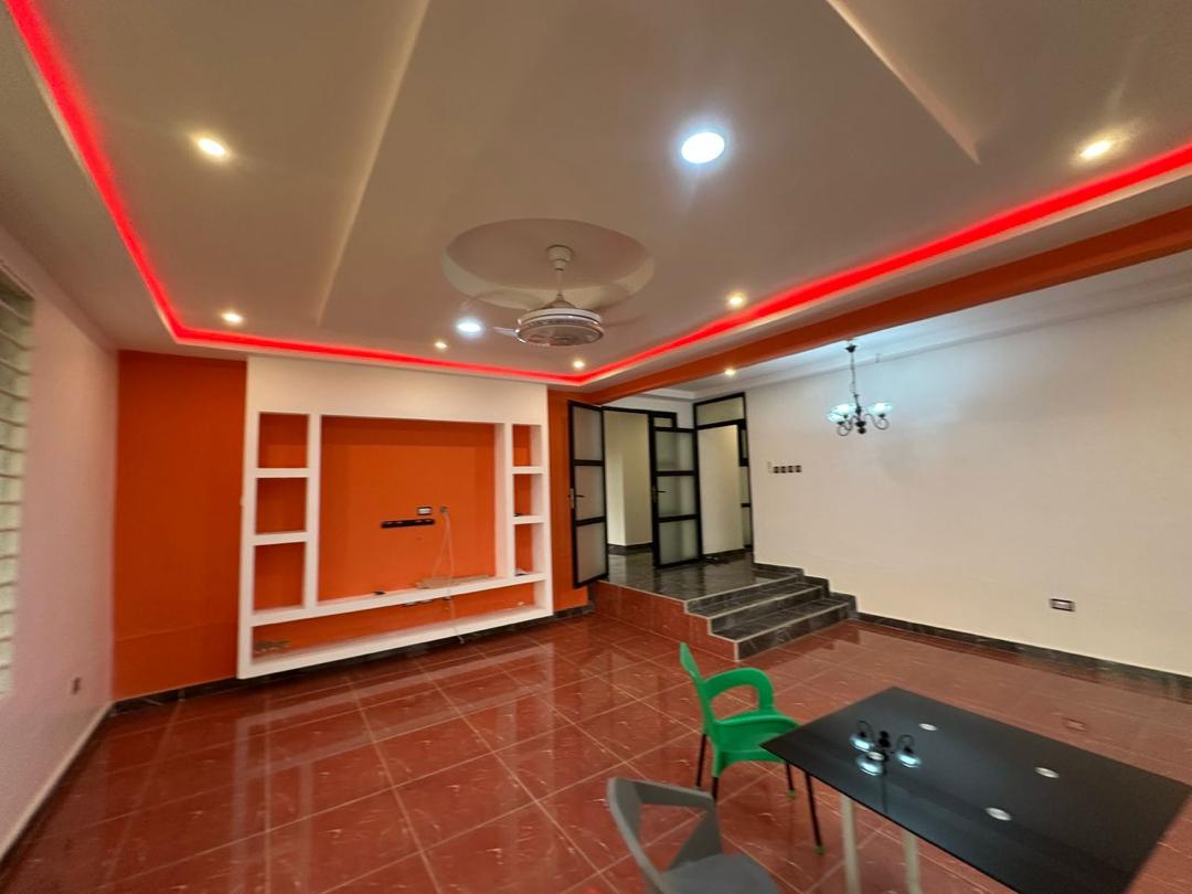 Five (5) Bedroom House For Rent at Lakeside Estate