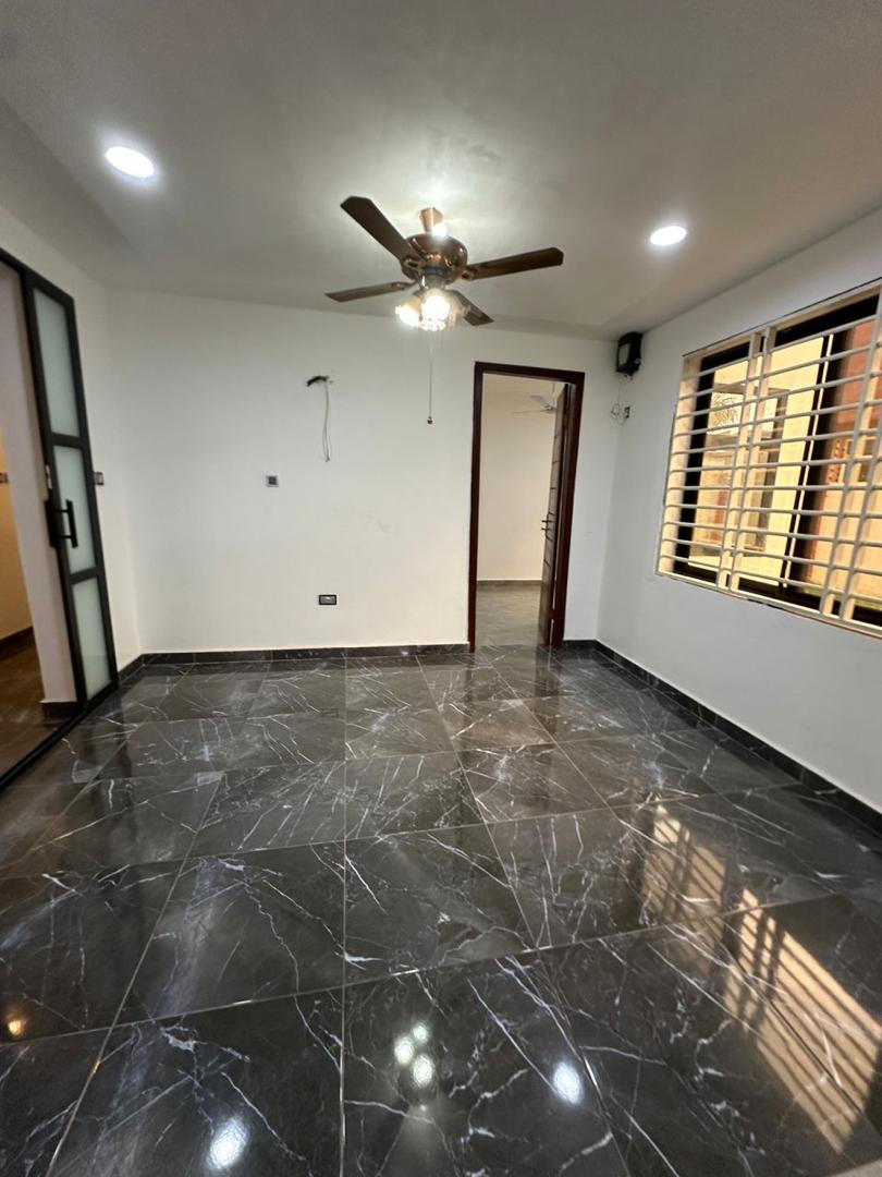 Five (5) Bedroom House For Rent at Lakeside Estate