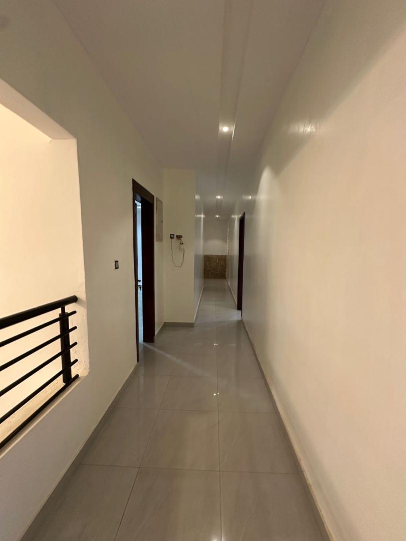 Five (5) Bedroom House For Rent at Lakeside Estate