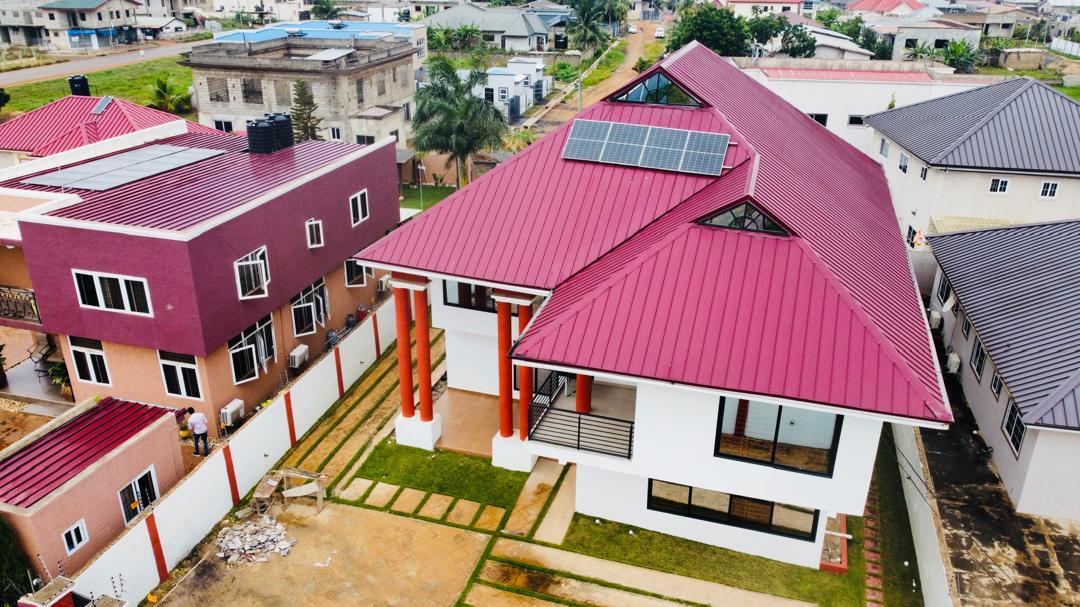 Five (5) Bedroom House For Rent at Lakeside Estate