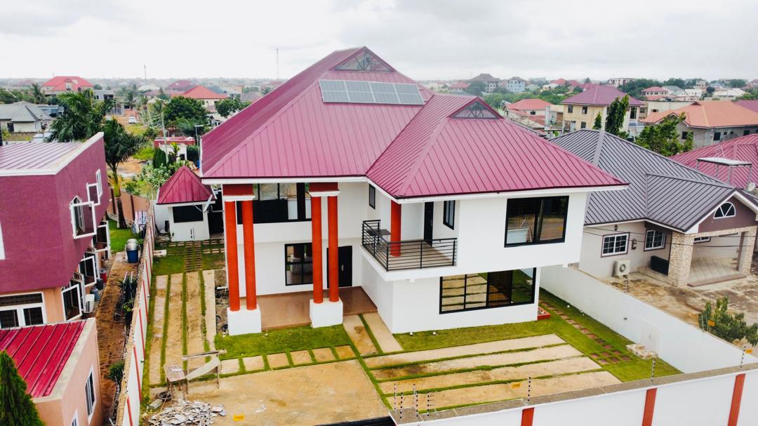 Five (5) Bedroom House For Rent at Lakeside Estate