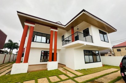Five (5) Bedroom House For Rent at Lakeside Estate