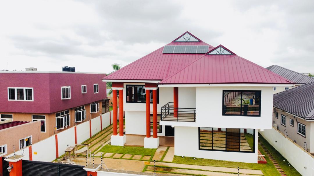 Five (5) Bedroom House For Rent at Lakeside Estate