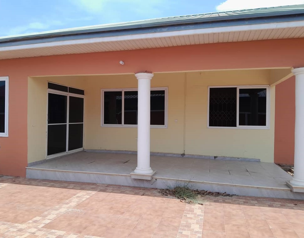 Five (5) Bedroom House For Rent at Spintex