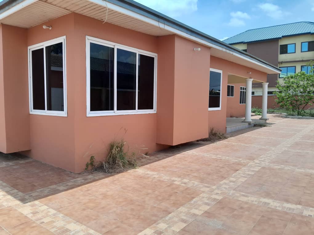 Five (5) Bedroom House For Rent at Spintex