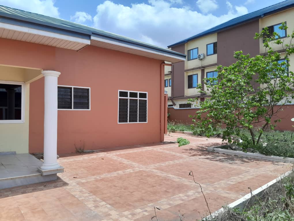 Five (5) Bedroom House For Rent at Spintex