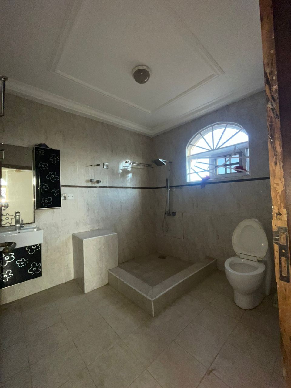 Five (5) Bedroom House For Rent at Weija 