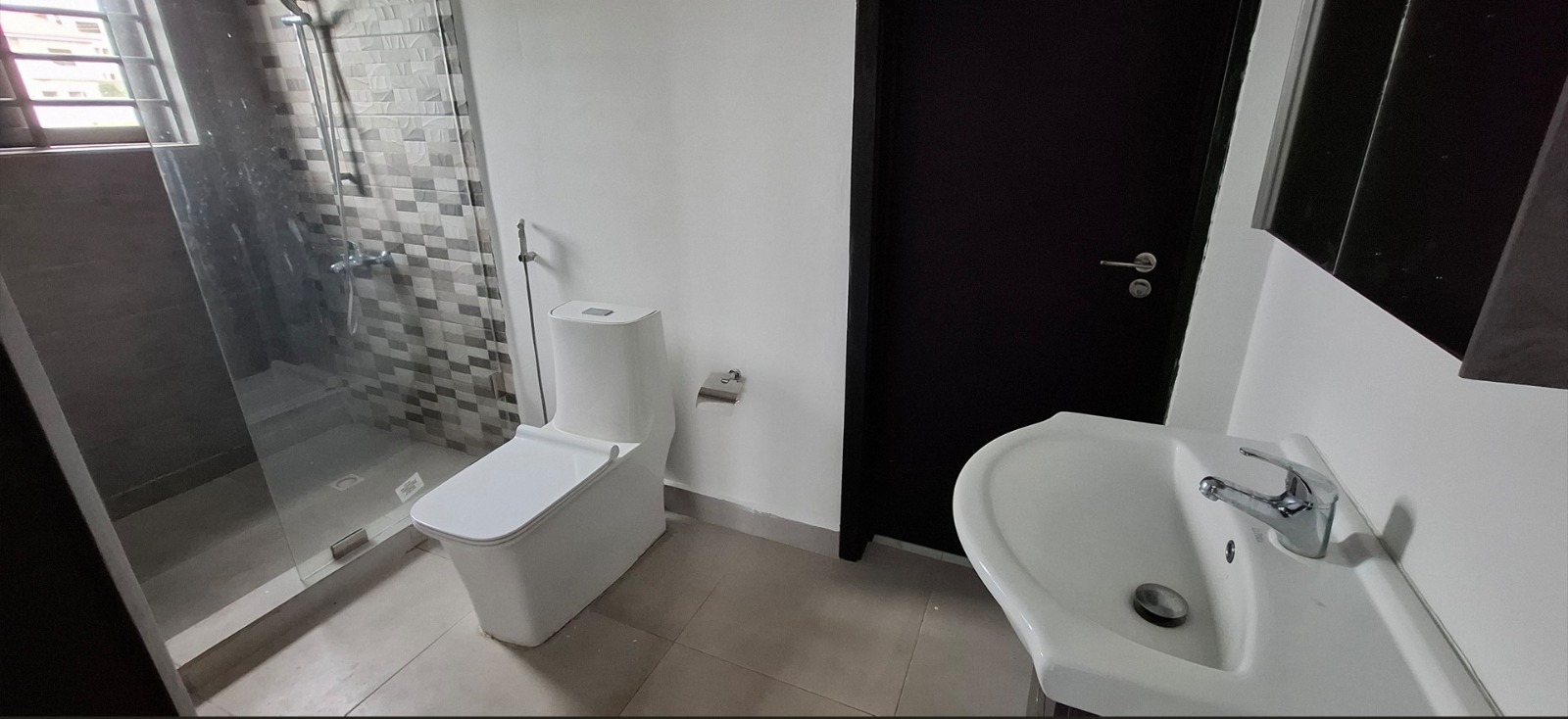 Five (5) Bedroom House For Rent in a Gated Community at Tse Addo