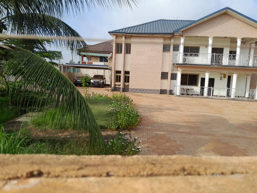 Five (5) Bedroom House For Sale at Madina