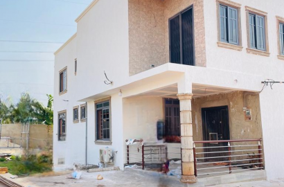 Five (5) Bedroom House For Sale at Oyarifa