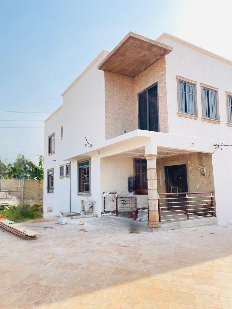 Five (5) Bedroom House For Sale at Oyarifa