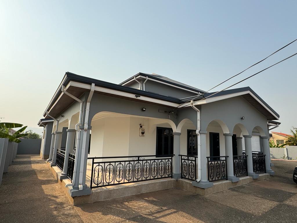 Five (5) Bedroom House For Sale at Oyarifa