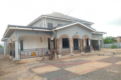 Five (5) Bedroom House For Sale at Oyarifa