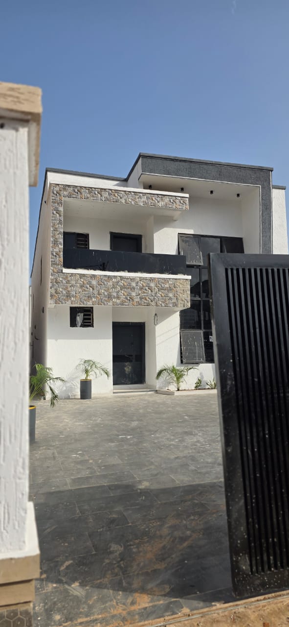 Five (5) Bedroom House For Sale at Sakumono