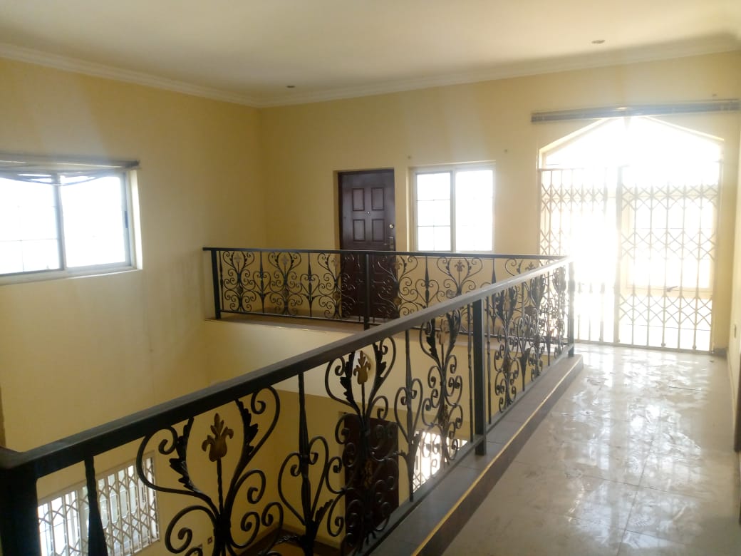 Five (5) Bedroom House with Boys Quarters For Rent at Dworwulu