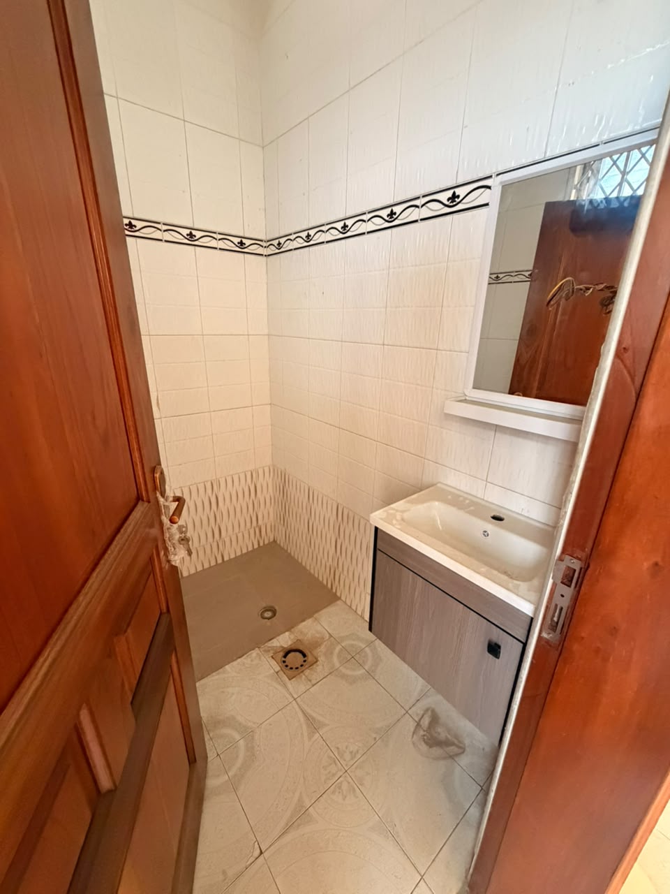 Five (5) Bedroom House with  Boys' Quarters For Rent at East Legon Adjiriganor