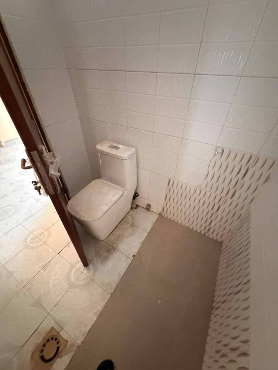 Five (5) Bedroom House with  Boys' Quarters For Rent at East Legon Adjiriganor
