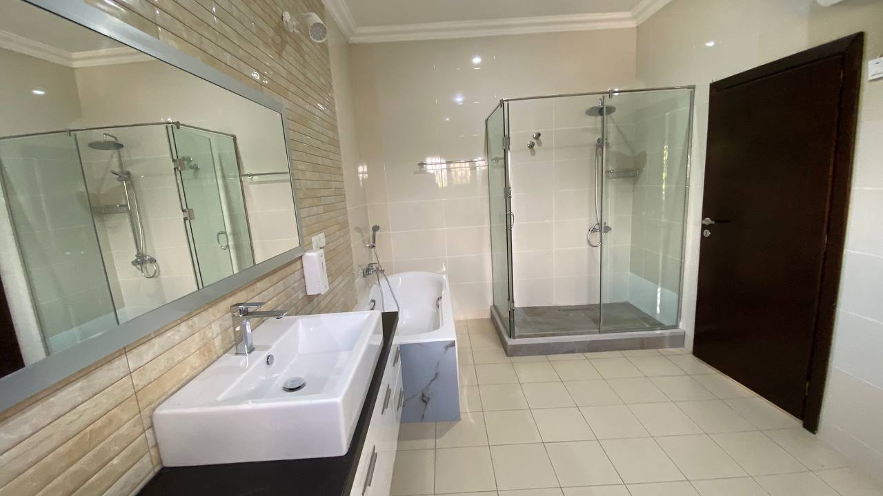 Five (5) Bedroom Townhouse with Boys' Quarters For Rent in a Gated Community at Cantonments