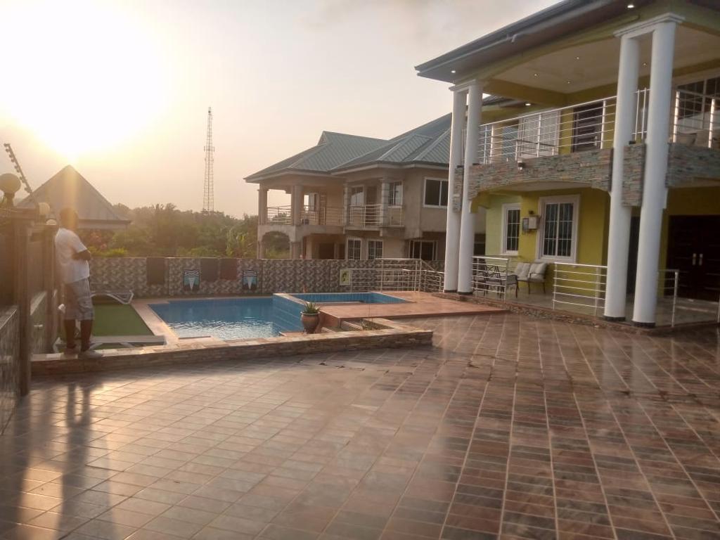 Five (5) Bedroom Unfurnished House For Sale at Nsawam Pampaso