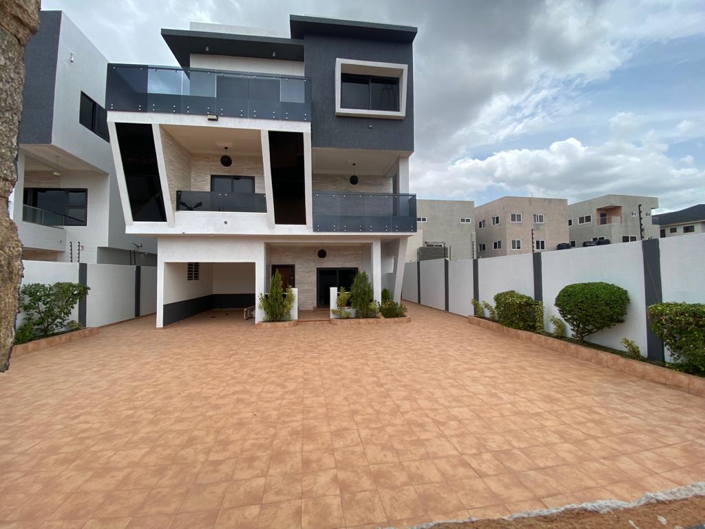 Four (4) Bedroom House for Sale at East Airport Hills