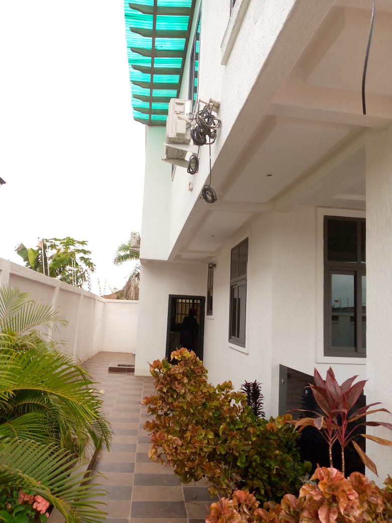 Four (4) Bedroom House for Sale at Kwadaso