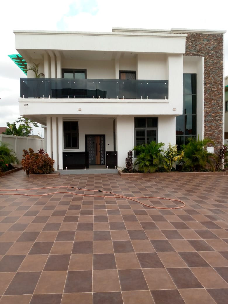 Four (4) Bedroom House for Sale at Kwadaso