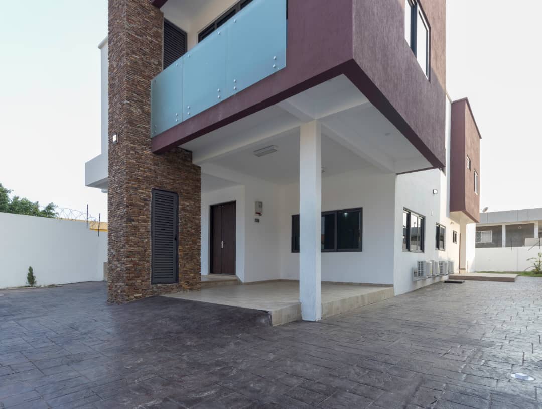 Four (4) Bedroom House with  Boys' Quarters For Rent at Abelenkpe