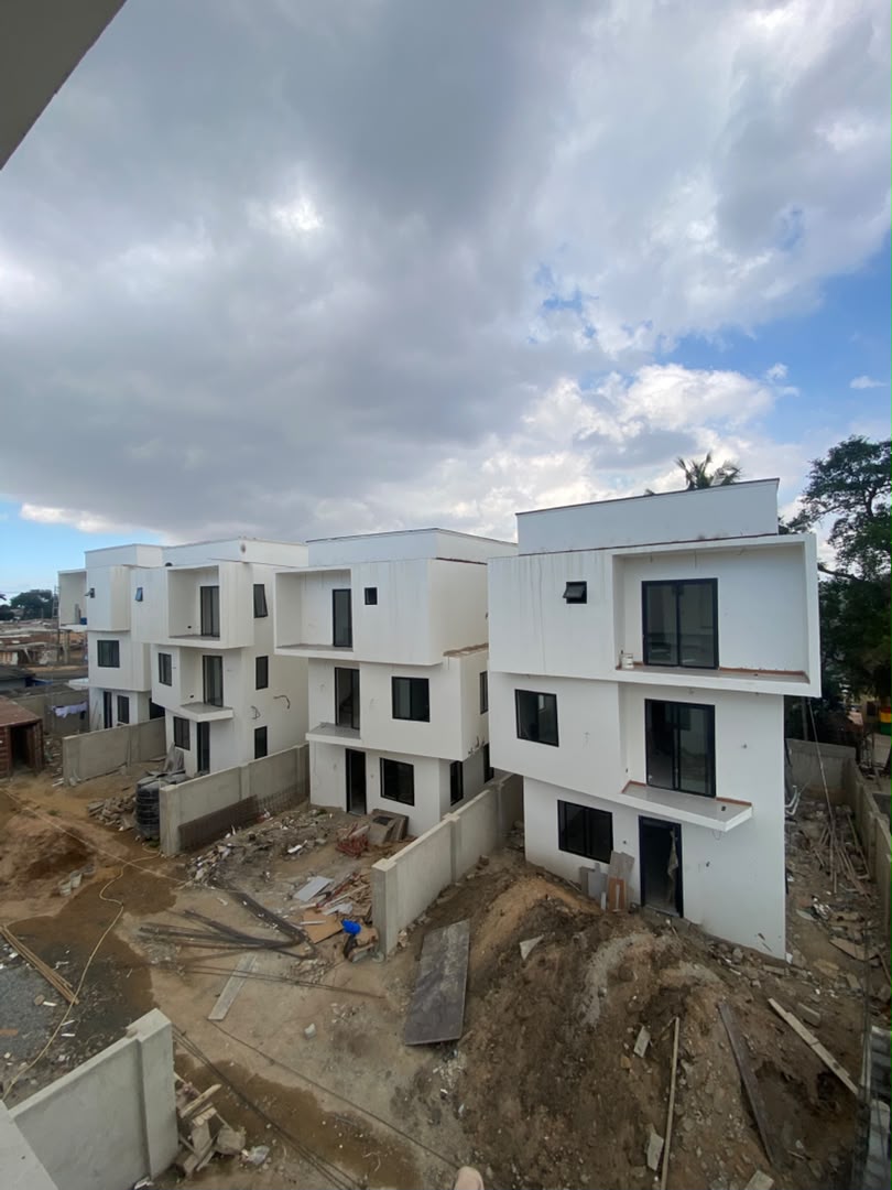 Four (4) Bedroom Townhouse with Boys' Quarters For Sale in a Gated Community at Roman Ridge