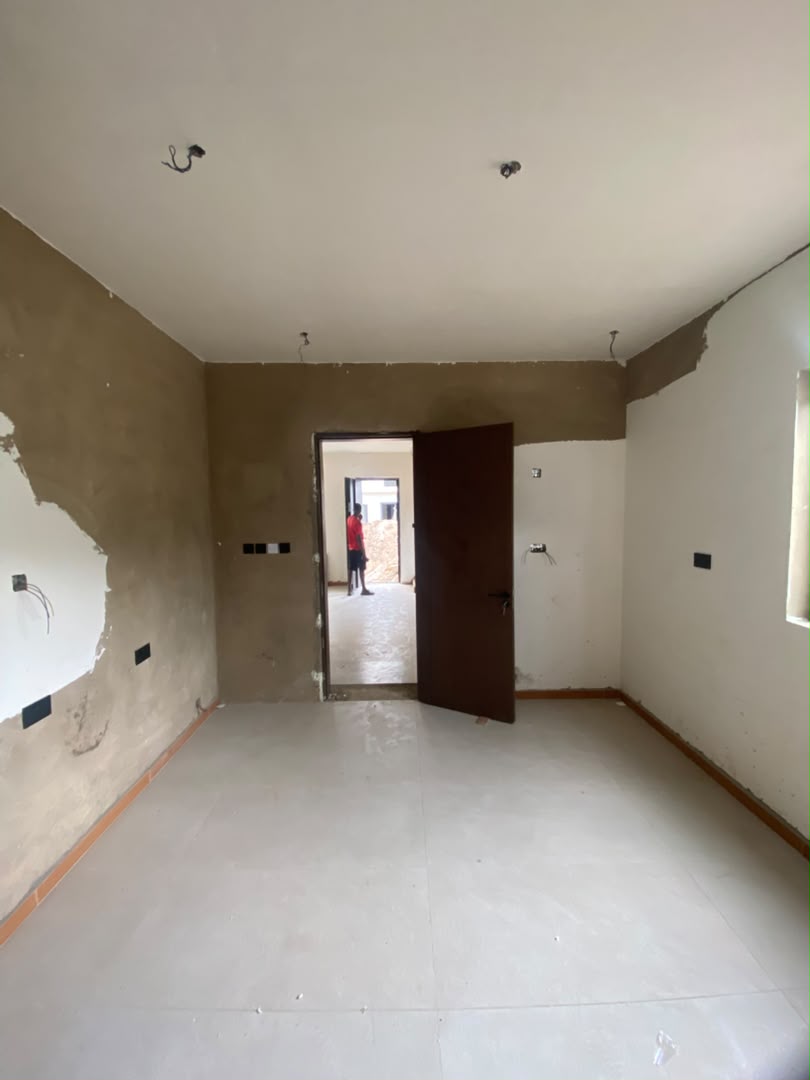 Four (4) Bedroom Townhouse with Boys' Quarters For Sale in a Gated Community at Roman Ridge