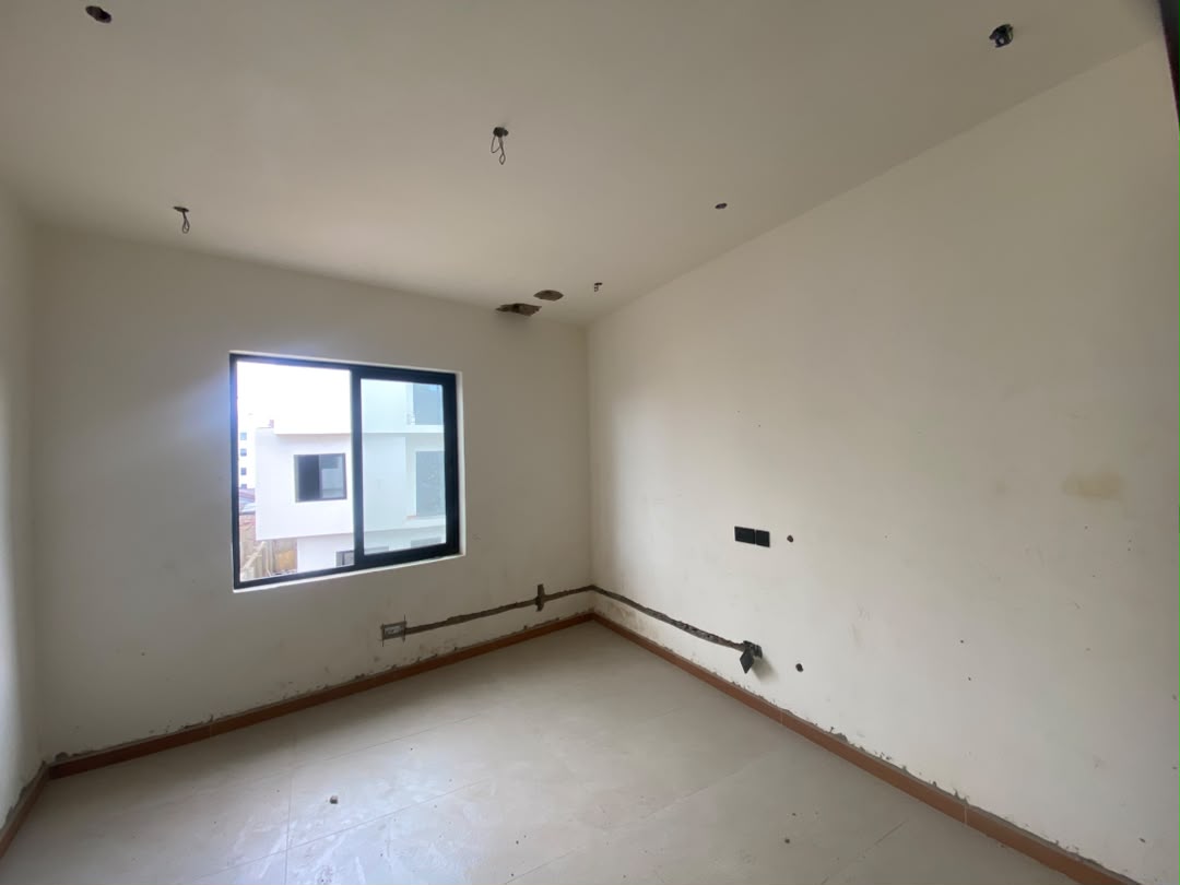 Four (4) Bedroom Townhouse with Boys' Quarters For Sale in a Gated Community at Roman Ridge
