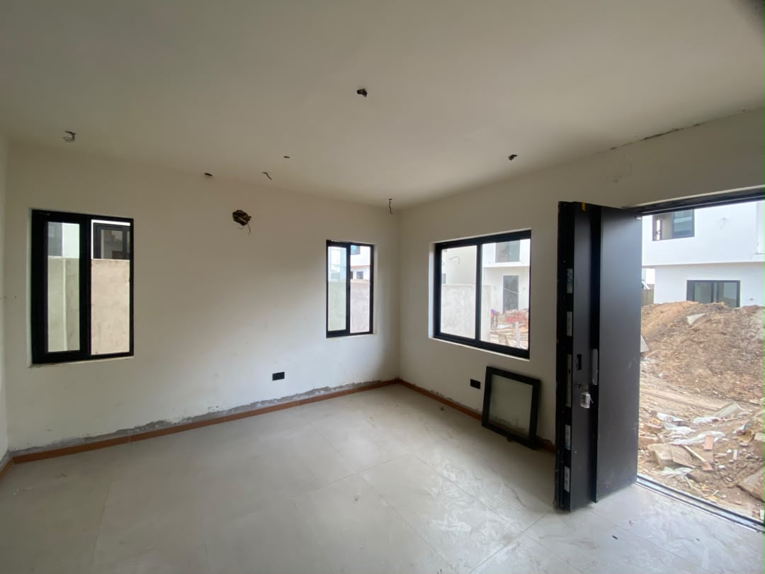 Four (4) Bedroom Townhouse with Boys' Quarters For Sale in a Gated Community at Roman Ridge