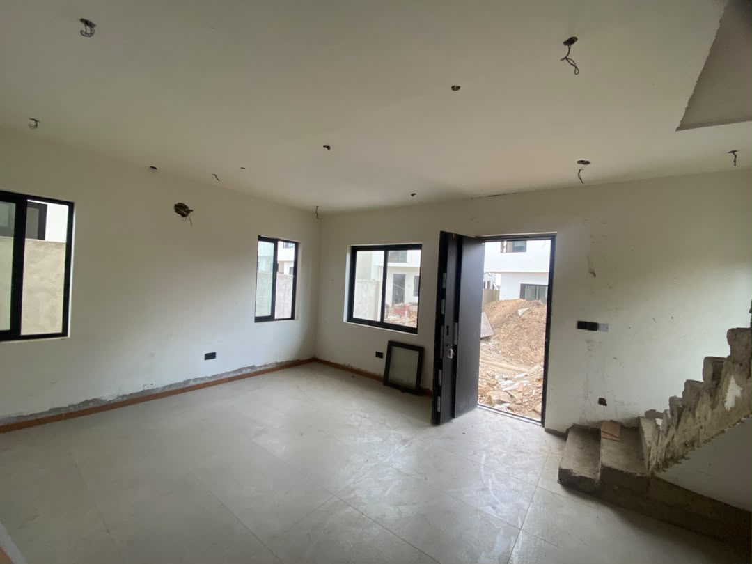 Four (4) Bedroom Townhouse with Boys' Quarters For Sale in a Gated Community at Roman Ridge